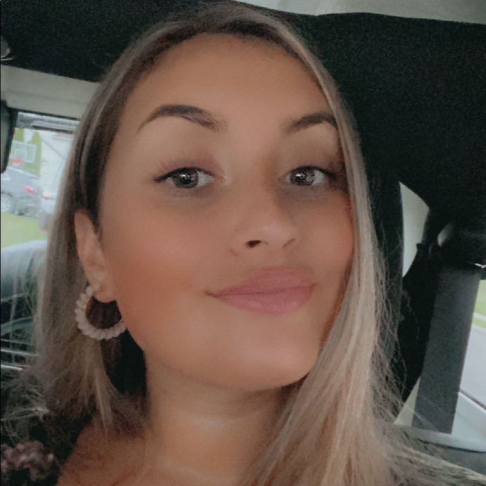 Meet your Posher, Emily